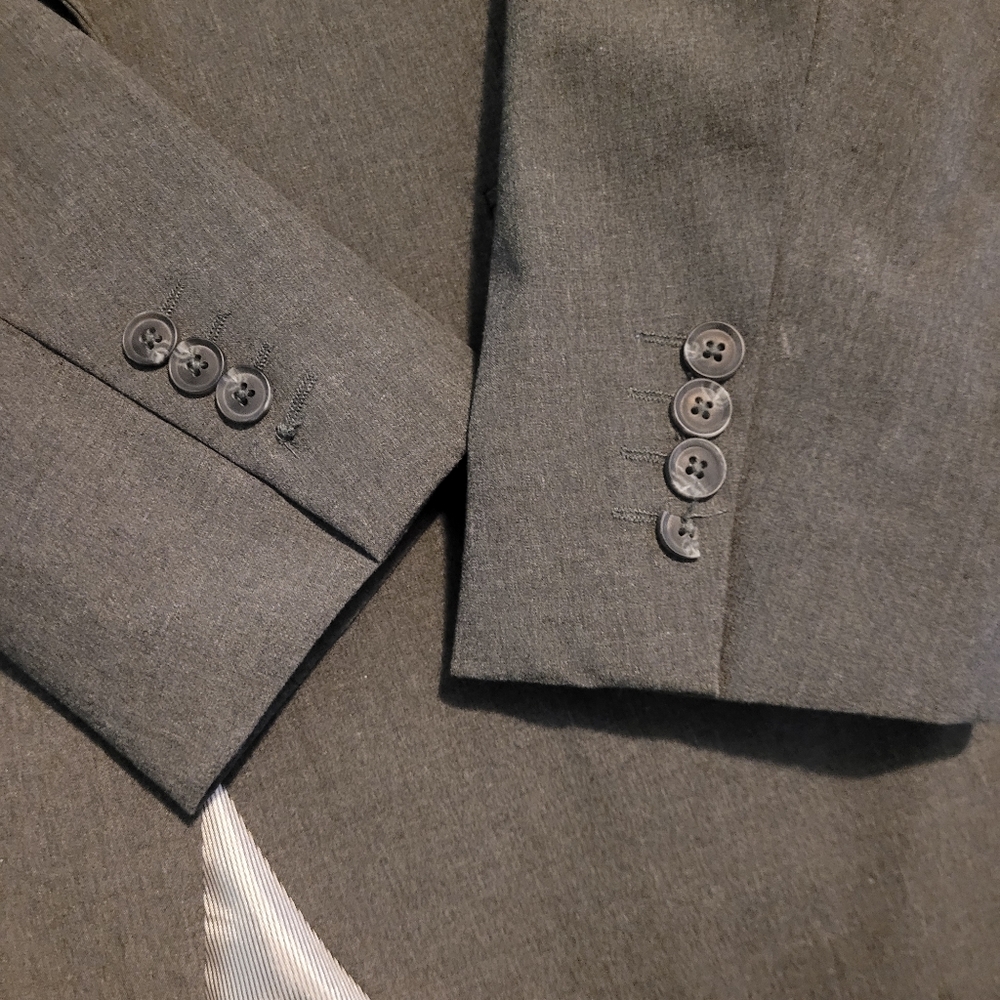 Mens suit - Picture 8 of 12